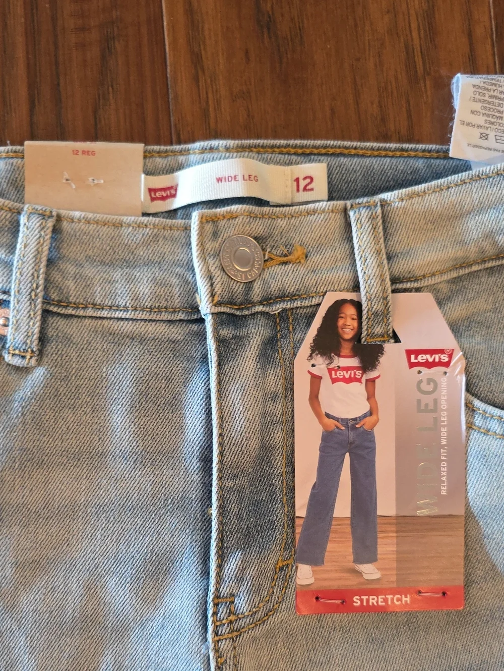 NWT Levi's Distressed Wide Leg Jeans Size 12